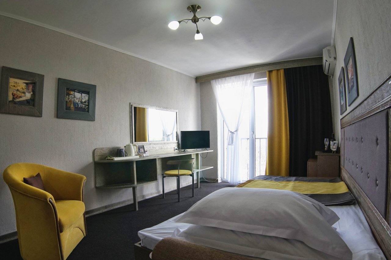 Гостиница Арт-отель "Украина" Севастополь
